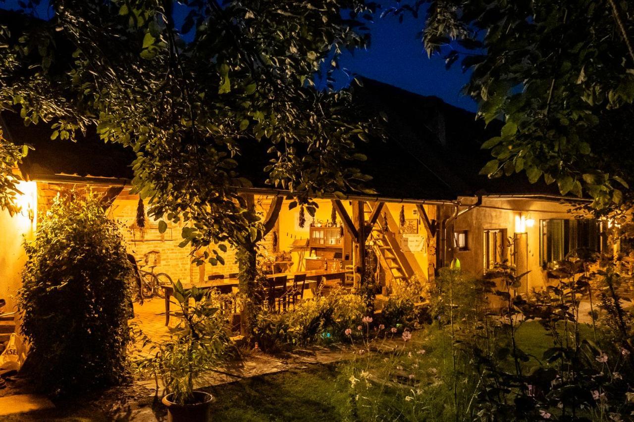 Villa Rihuini Eco Wine House Transylvania Richisu Buitenkant foto